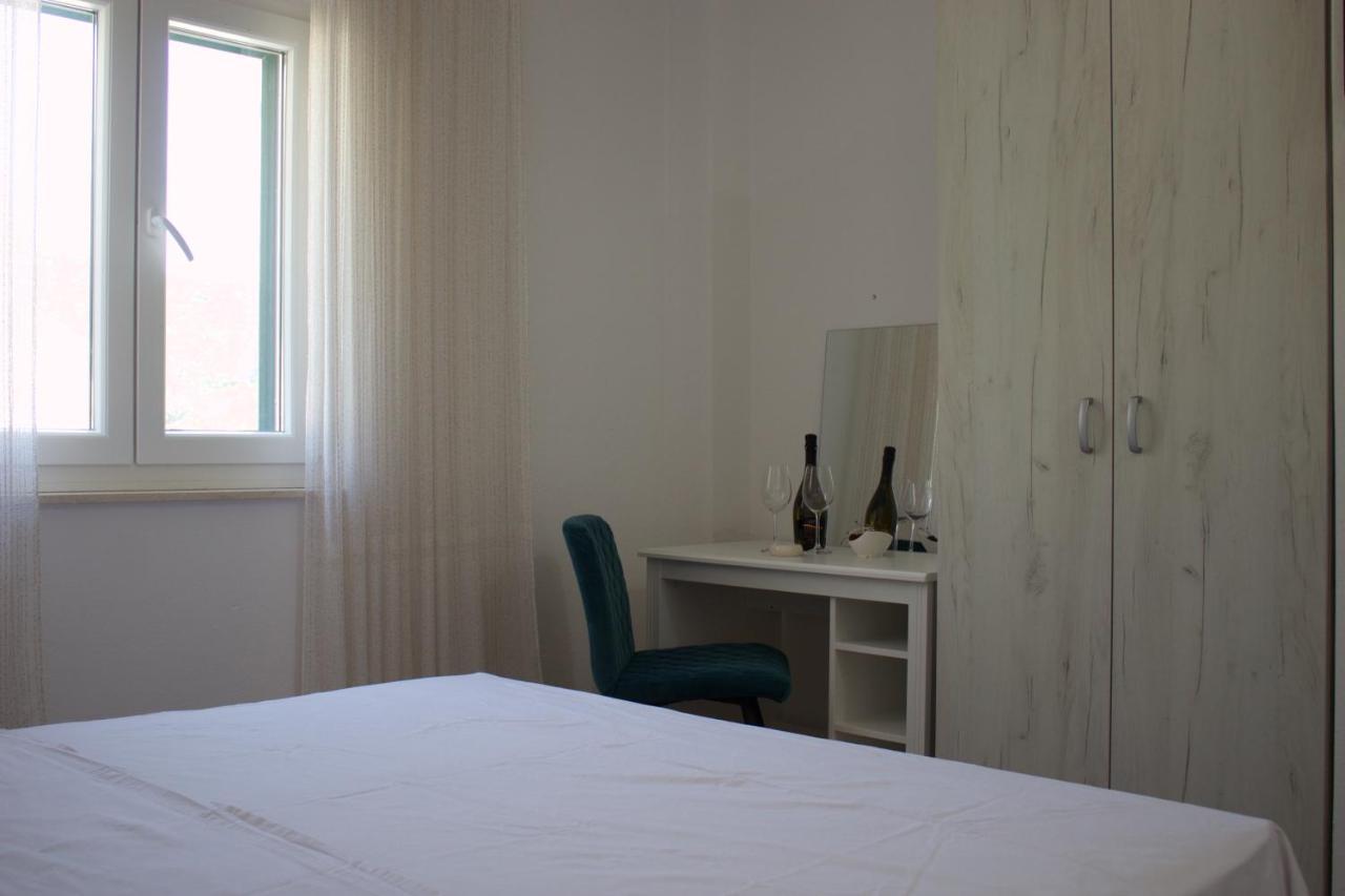 Apartmani Bauk Pucisca Eksteriør billede
